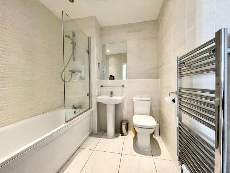 Classy Campbell Park Apartment, Balcony & Free Parking 米尔顿凯恩斯 外观 照片