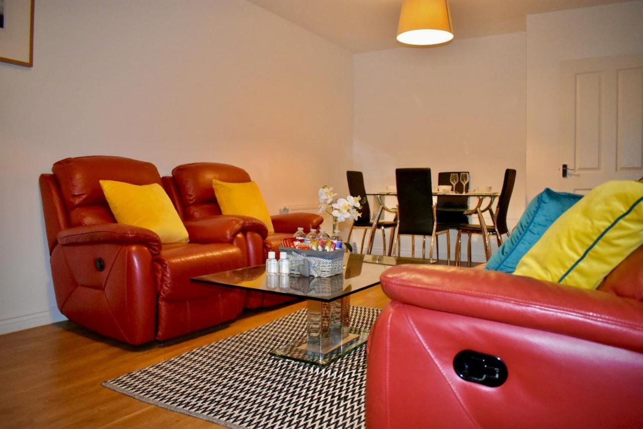 Classy Campbell Park Apartment, Balcony & Free Parking 米尔顿凯恩斯 外观 照片