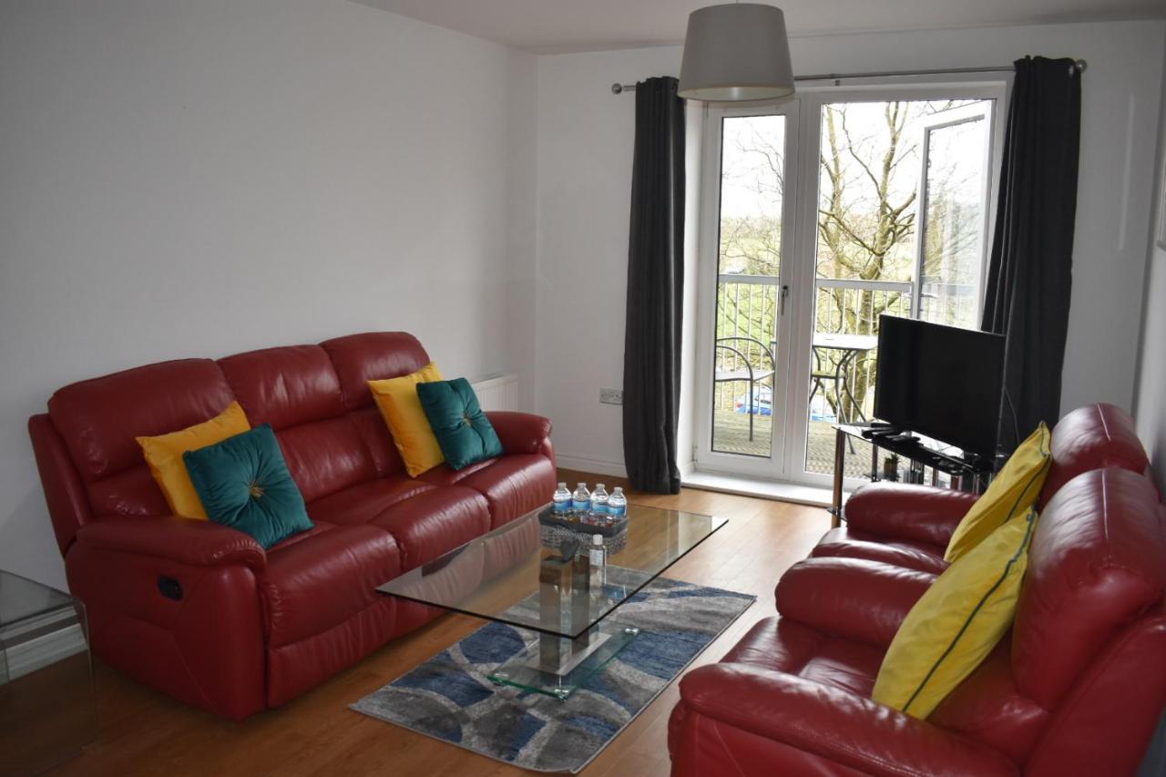 Classy Campbell Park Apartment, Balcony & Free Parking 米尔顿凯恩斯 外观 照片